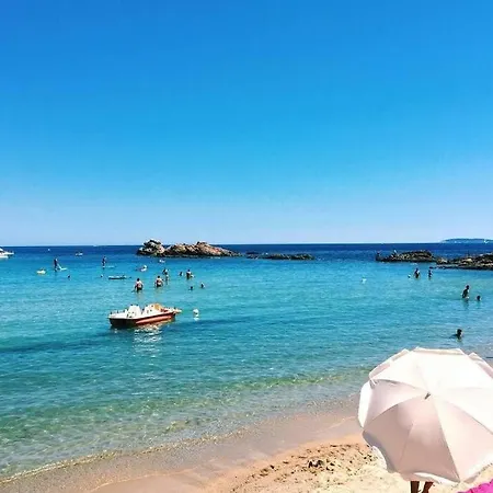 à 350m De La Plage De Saint-clair * Le Lavandou